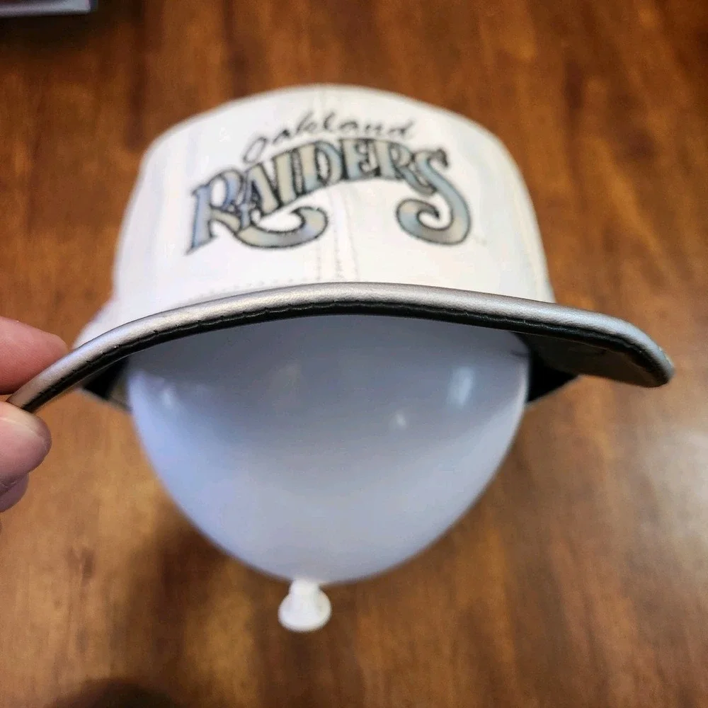 Vintage Oakland Raiders Hat Snap Back Genuine Leather USA‎ Made 90s NFL Logo